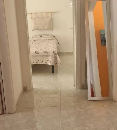 La Con Terrazza Sul Mare Di Paf * مارينا دي مانكافيسا