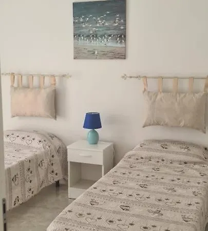 La Con Terrazza Sul Mare Di Paf בית נופש מרינה די מנקוורסה